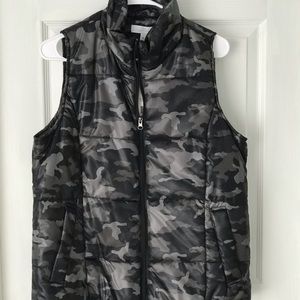 NWT - Puffer Vest